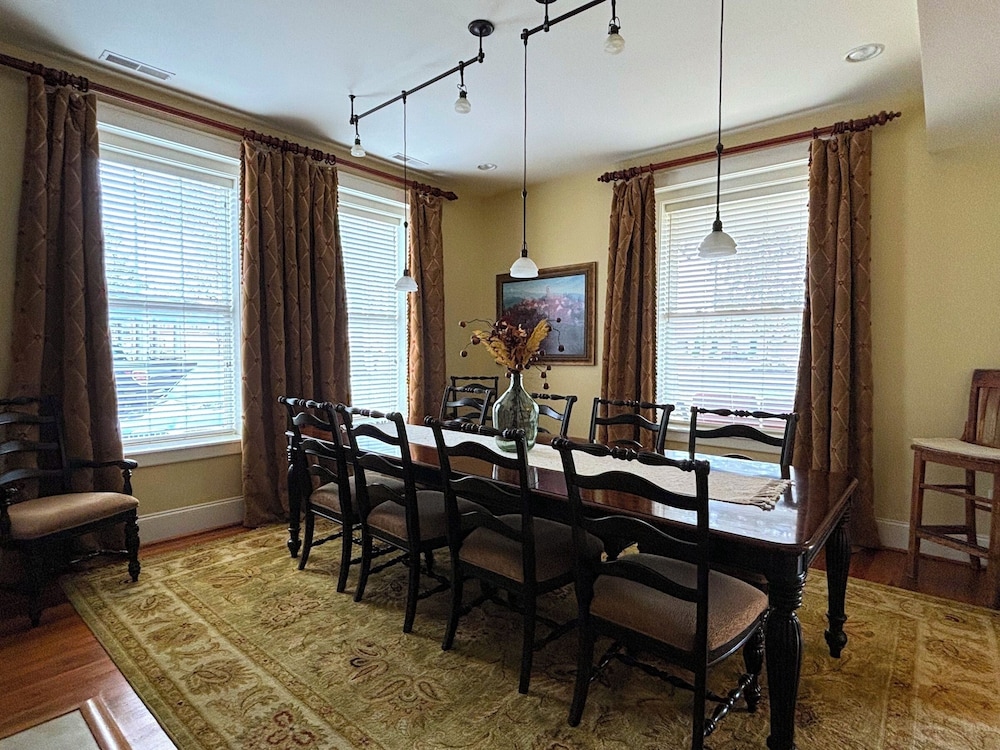Grand Lux Inn - photo 46