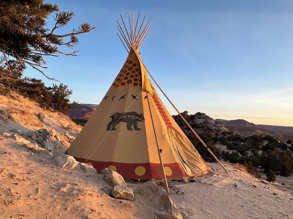 Desert Skies Resort - last minute hotel in Unknown City