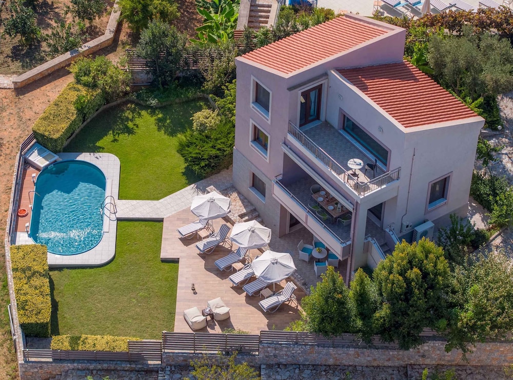 Villa Stefania — 4-Star Luxury Hotel in Chania, Greece