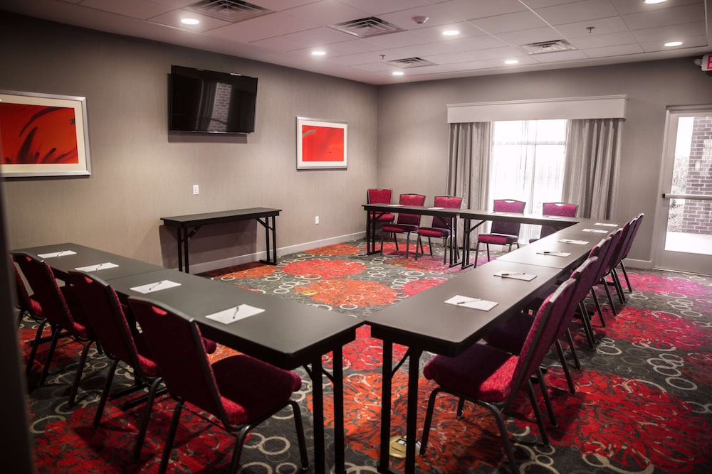 Hampton Inn Pontiac - photo 33