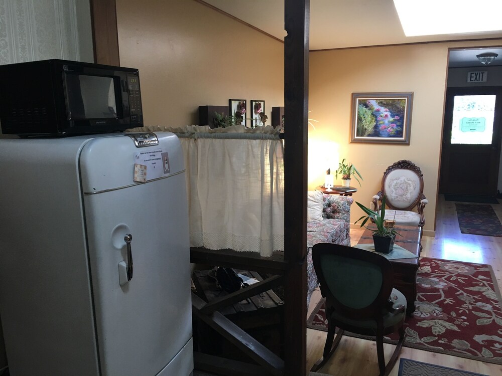 Country Inn Bed and Breakfast - photo 36