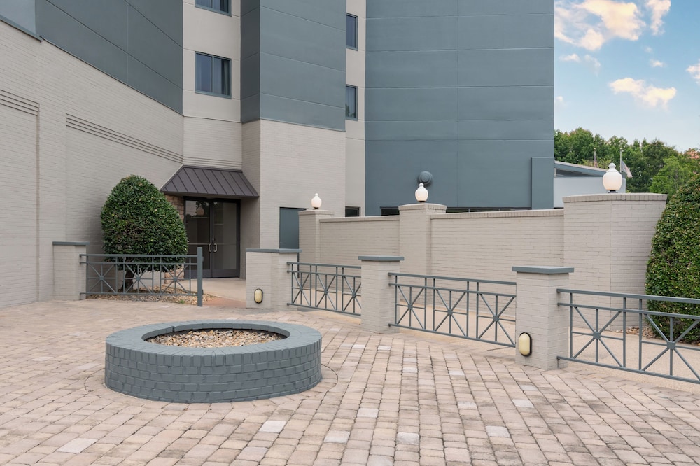 Embassy Suites Hotel Charlotte - photo 64