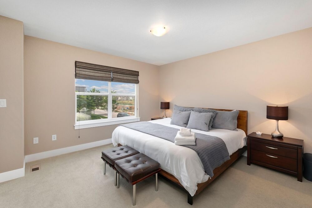 Amazing Urban Townhome near Breweries & River - photo 3