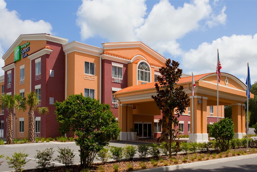 Holiday Inn Express Hotel & Suites Brooksville by IHG — hotel in Brooksville