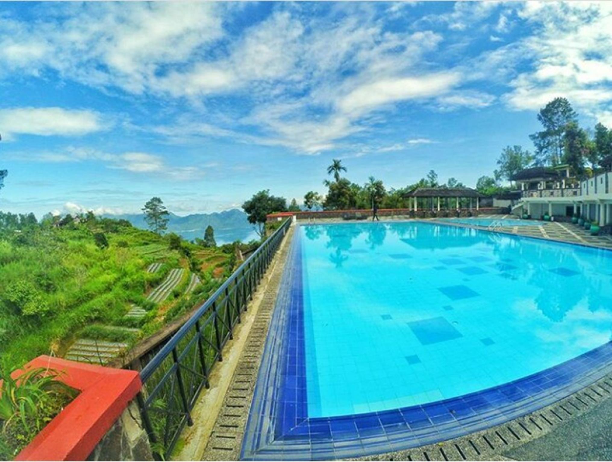 Parkside Nuansa Maninjau Resort in Bukittinggi, Indonesia