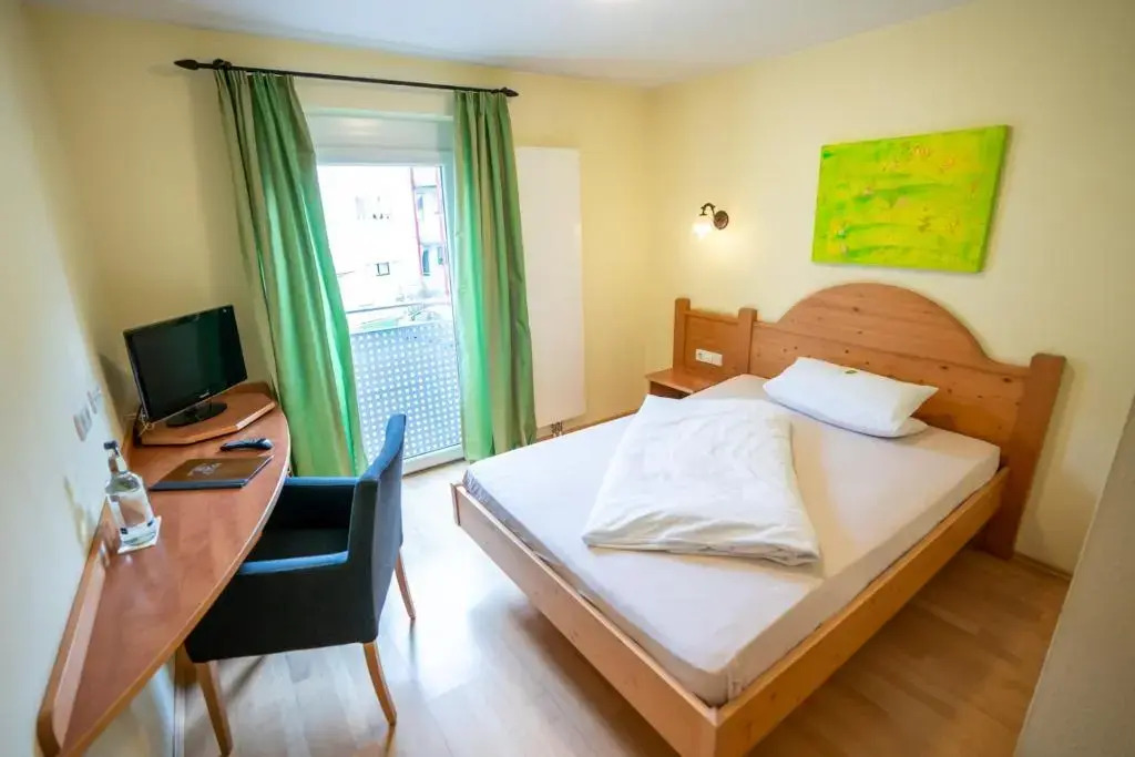 Hotel Gasthof zur Linde — hotel in Langenau
