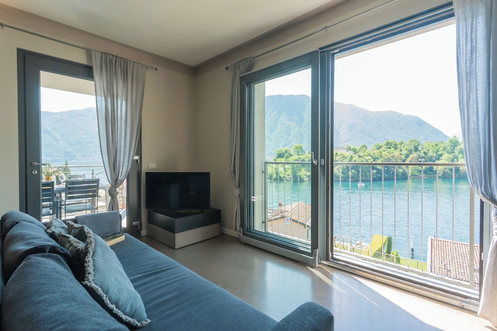 Mulino Vista Lake by Rent all Como — 4-Star Luxury Hotel in Ossuccio, Italy