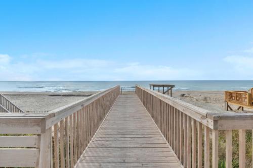 Wahoo by Oak Island Accommodations - photo 38