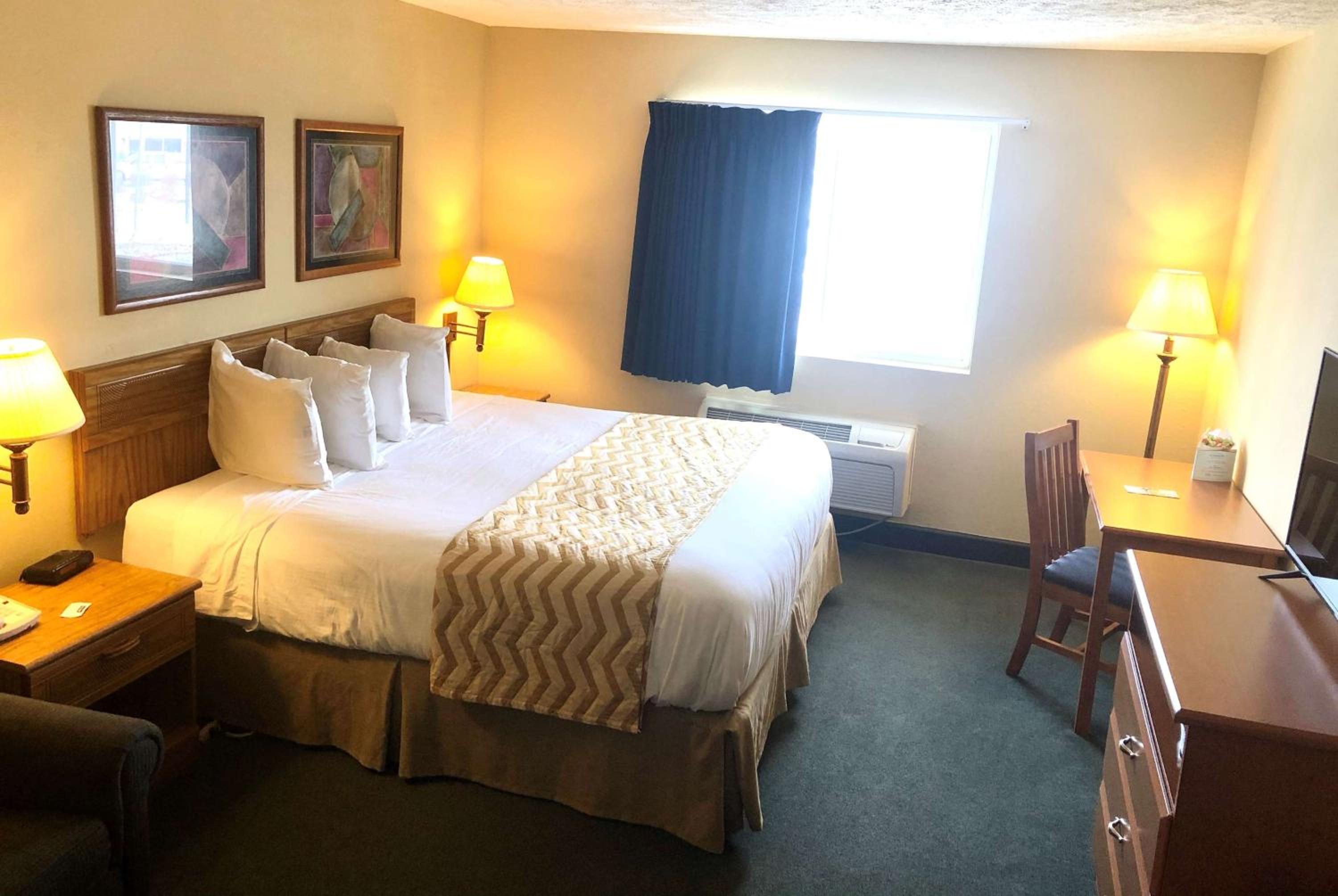Travelodge by Wyndham Grand Island - photo 23