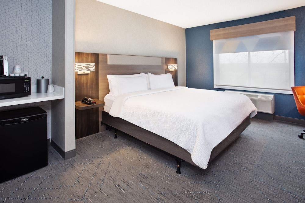 Holiday Inn Express Hotel & Suites Belleville by IHG - photo 31