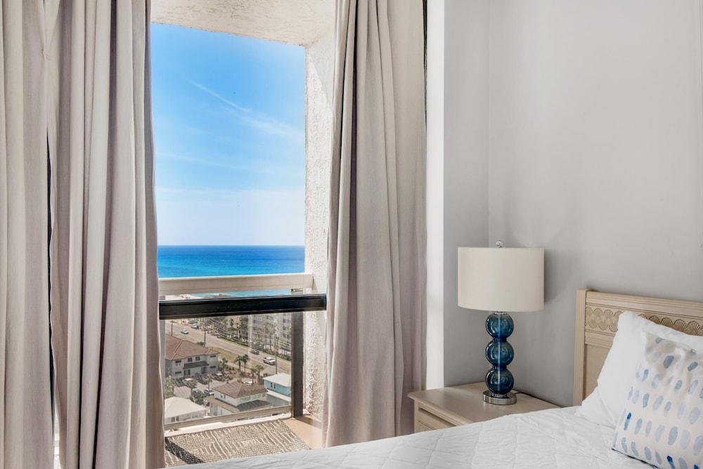 Surfside Resort #1509 - carbon neutral hotel in Destin