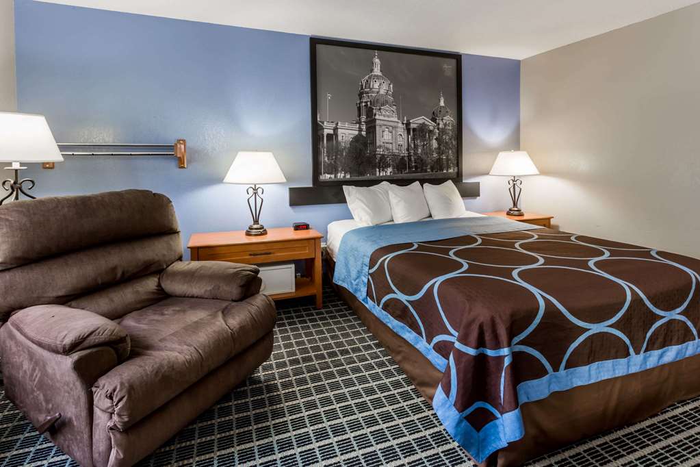 Super 8 by Wyndham Iowa City Coralville - photo 14