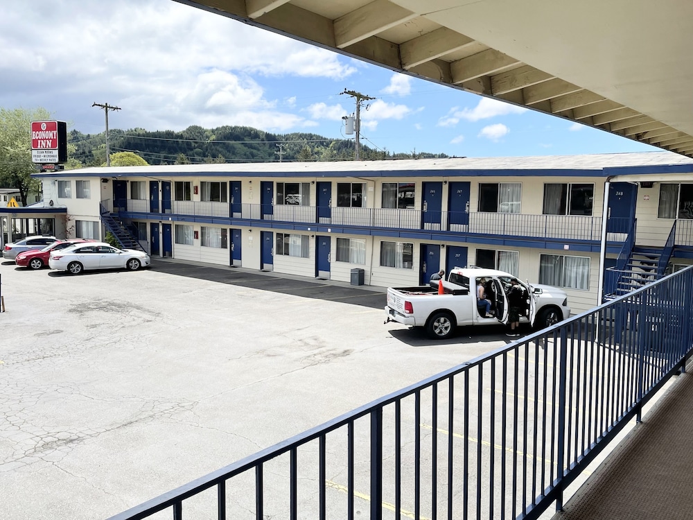 Economy Inn Reedsport - photo 17
