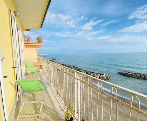 Bright Apartment with Sea View Balcony — 4-Star Luxury Hotel in Salerno, Italy