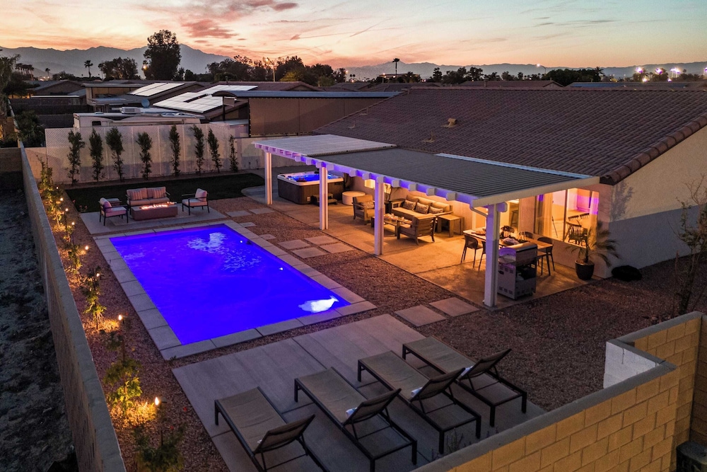 Montego by Avantstay Private Yard w Pool & Hot Tub - photo 48