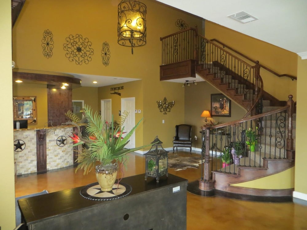 Black Gold Inn - featured photo