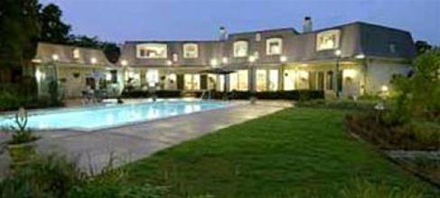 Matthews Manor Bed & Breakfast — 4-Star Luxury Hotel in Charlotte, United States