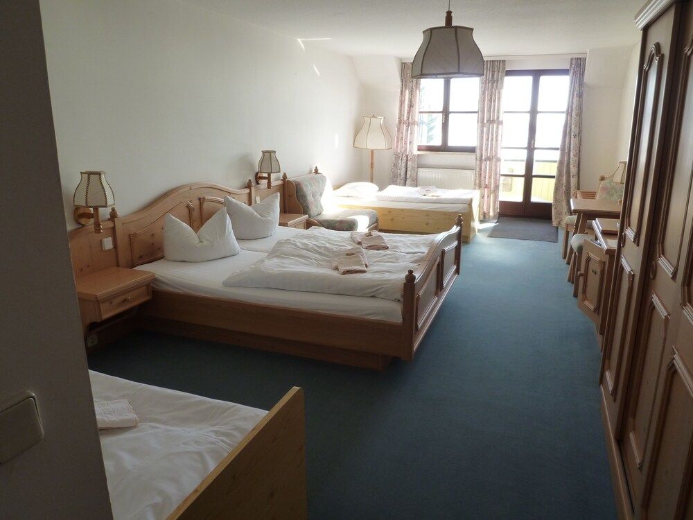 Berggasthof & Hotel Hinterrod — Eisfeld — photo 5