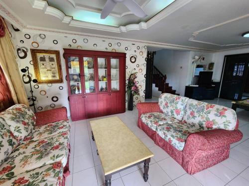 Homestay Petrajaya Kuching — 4-Star Luxury Hotel in Kuching, Malaysia