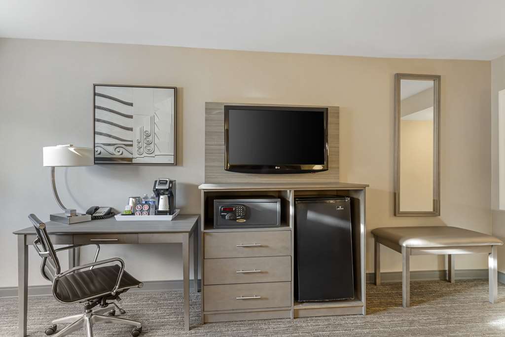 Best Western Plus Executive Inn - photo 34