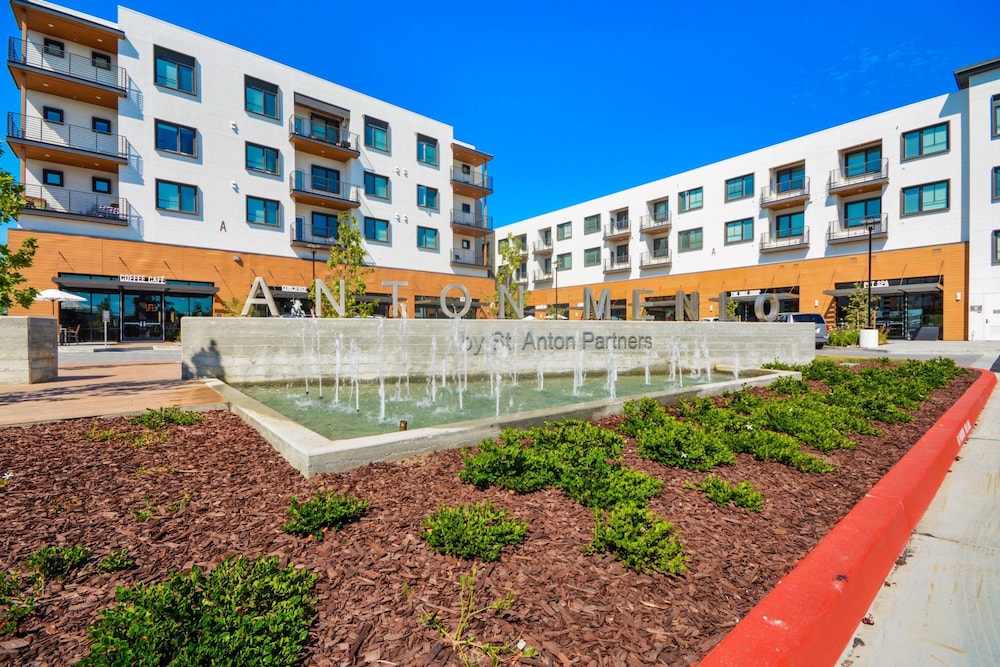 Global Luxury Suites in Menlo Park - featured photo