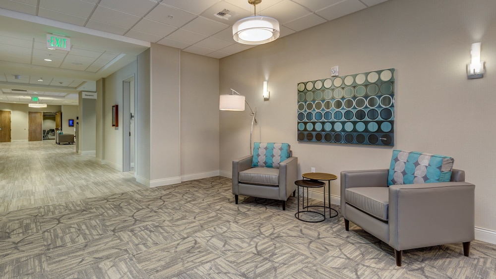 Holiday Inn & Suites Bellingham by IHG - photo 98