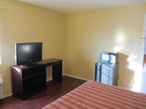 El Paso Inn - photo 6