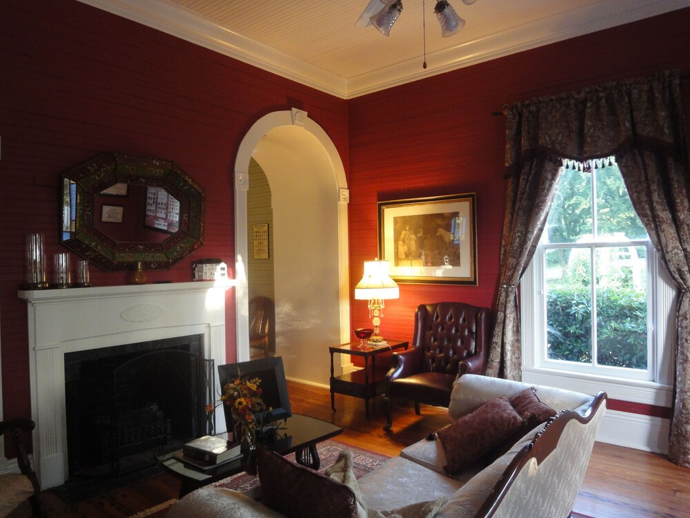 Lake Allatoona Inn - photo 36
