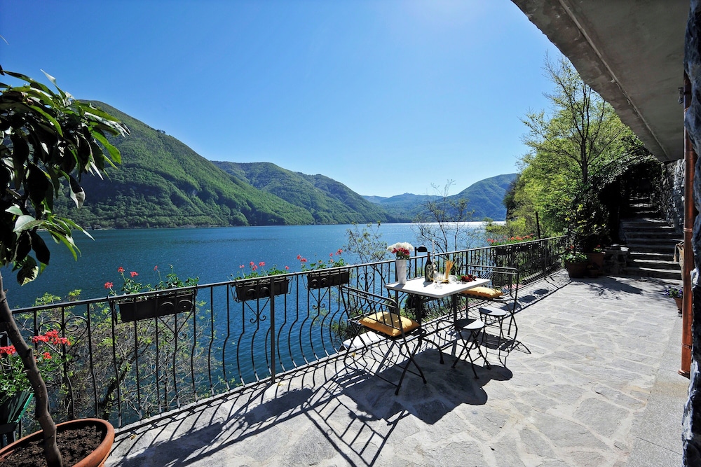 La Torre Di Porlezza — 4-Star Luxury Hotel in Porlezza, Italy