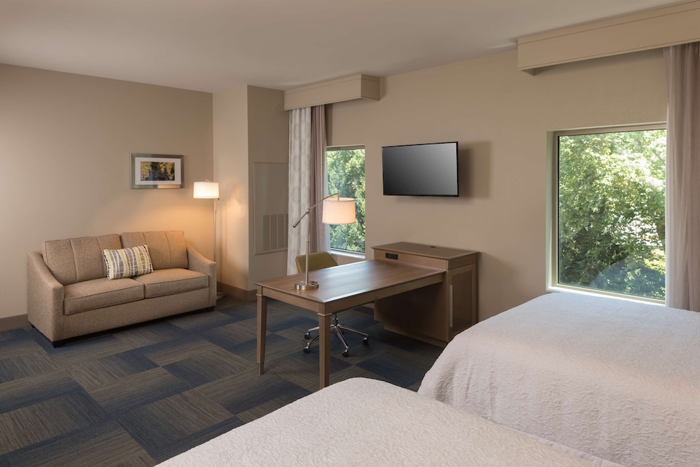 Hampton Inn & Suites Asheville Biltmore Village - photo 19