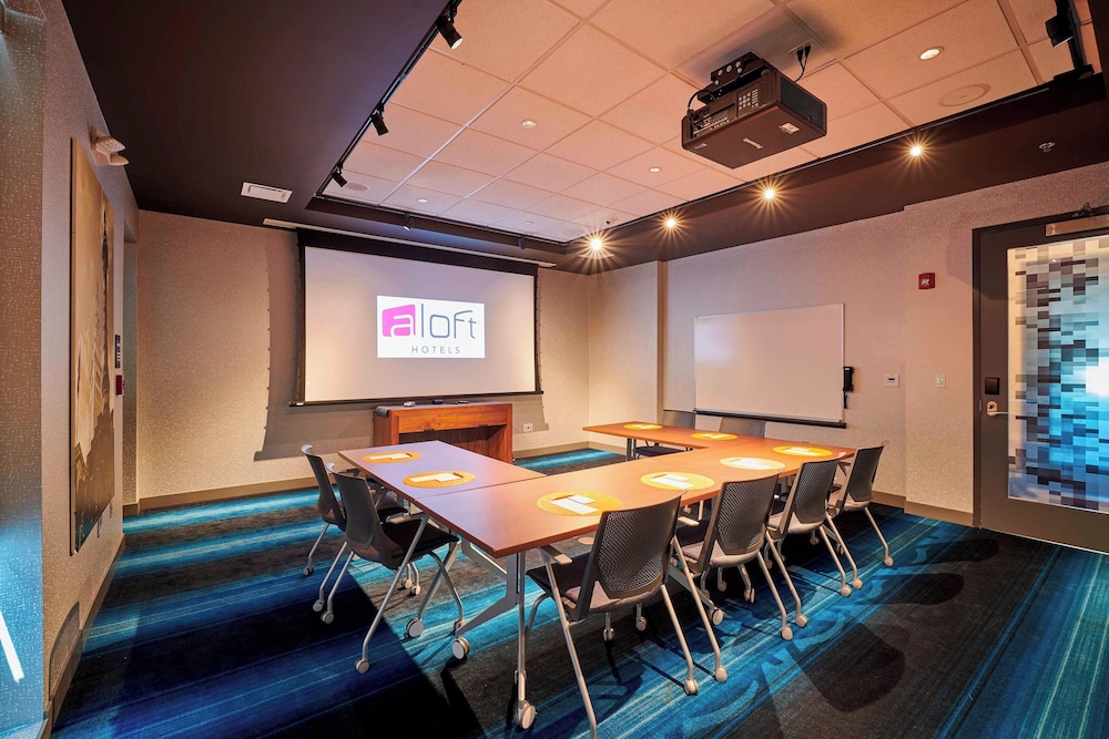 Aloft Cleveland Airport - photo 24