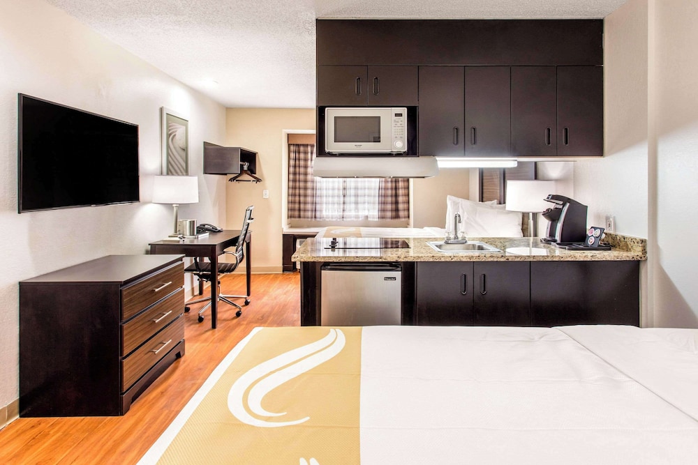 Quality Inn & Suites Myrtle Beach near Outlets - photo 12