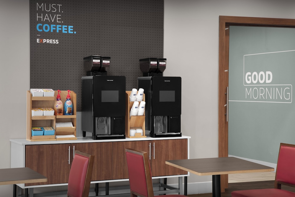 Holiday Inn Express & Suites Birmingham Homewood by IHG - photo 25