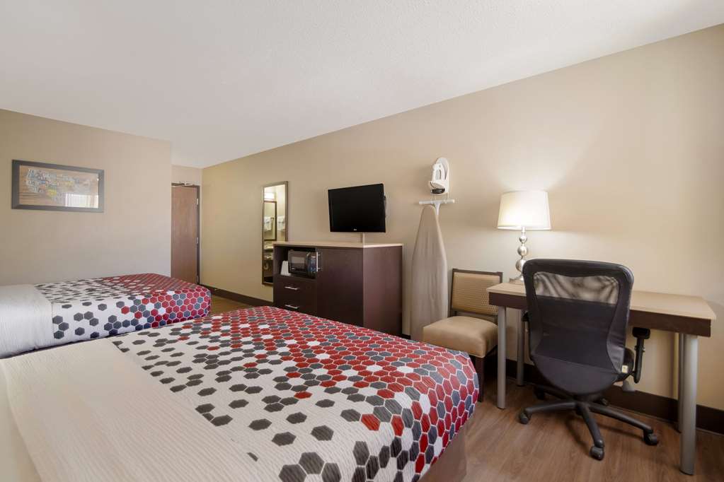 Econo Lodge Grand Forks near University - photo 18