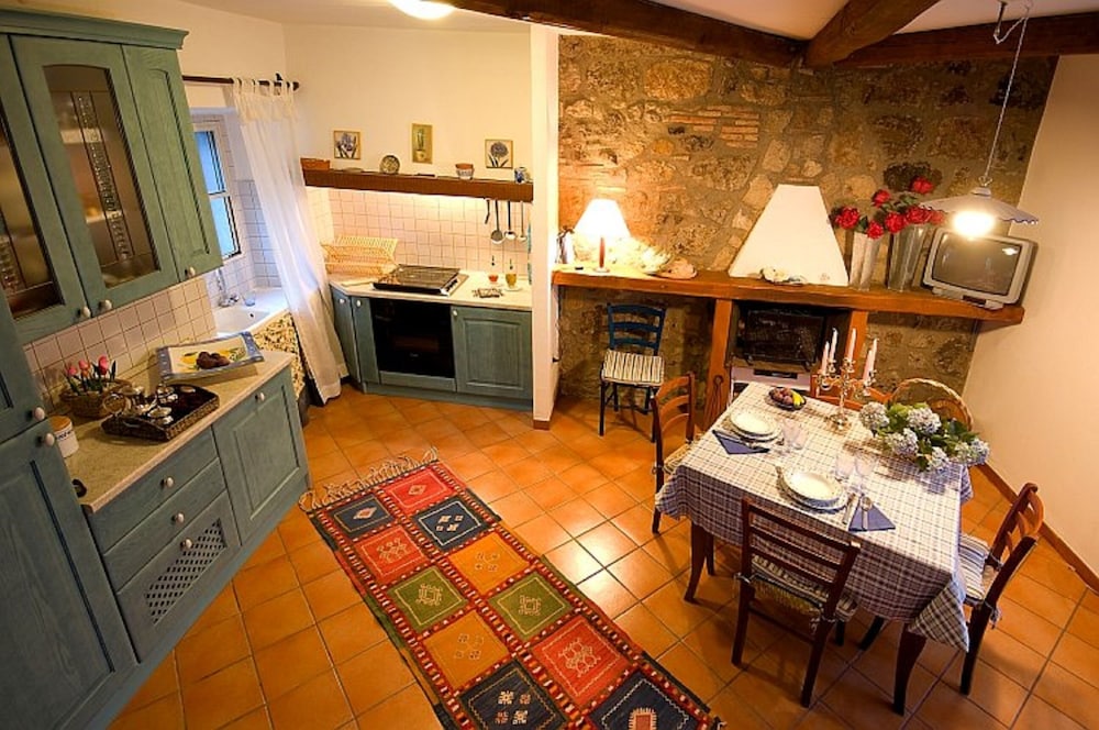 Green House Blue House — 4-Star Luxury Hotel in Bagnoregio, Italy