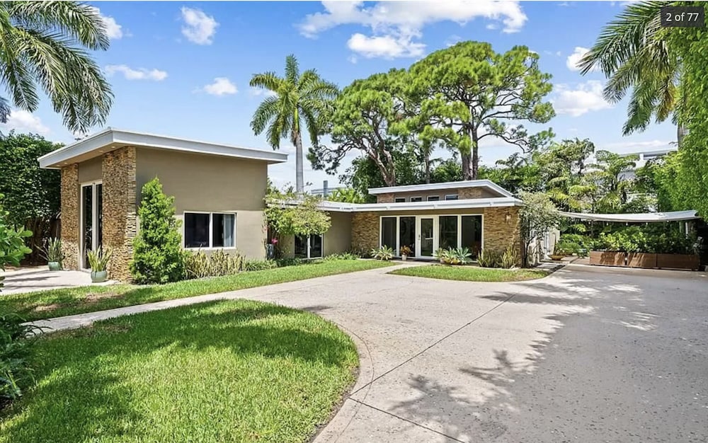 Wilton Manors Stunning Gated Oasis - photo 52