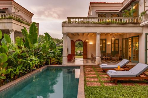 La Rozalia Exquisite 4 BHK Villas with Large Pool Garden Dedicated Caretaker Terrace 2 mins from the famous Dear Zindagi Road — 4-Star Luxury Hotel in Mapuca, India