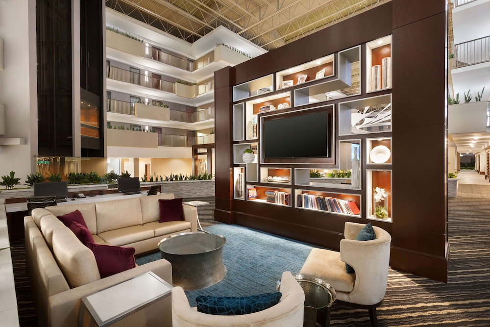 Embassy Suites by Hilton Atlanta Airport - photo 3