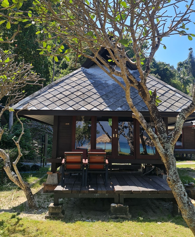 Thanya Beach Resort SHA Plus