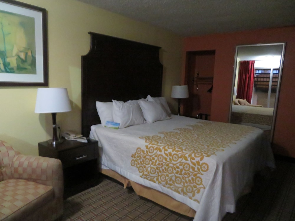 Days Inn by Wyndham Blytheville - photo 17