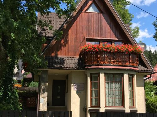 Domek W Gorach Przy Potoku — Zakopane