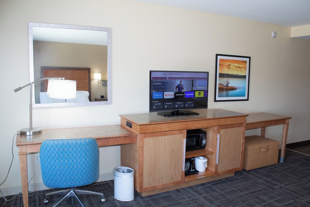 Hampton Inn Big Rapids - photo 15