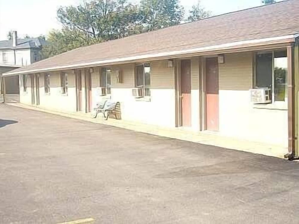Stadium View Inn - photo 24