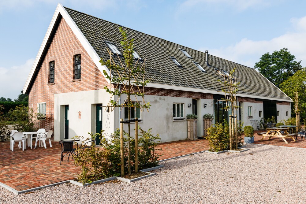 De Nachtdijk - carbon neutral hotel in Cothen