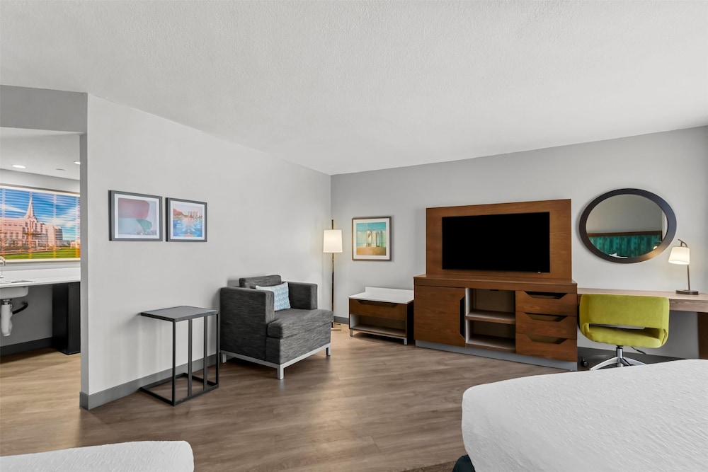 Hampton Inn & Suites Phoenix Gilbert - photo 29