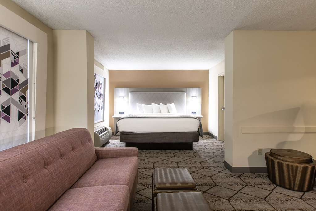 Wingate by Wyndham Charlotte Speedway Concord - photo 22