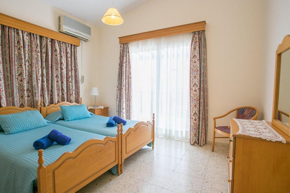Argaka Sun Villa Ena Large Private Pool Walk To Beach Sea Views A C Wifi 2146