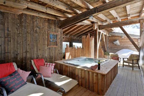 das Almnest in Hochfügen — 4-Star Luxury Hotel in Ried Im Zillertal, Austria