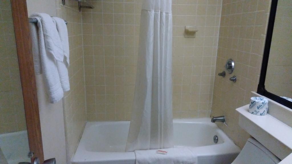 Baymont Inn and Suites Shreveport Airport - photo 18