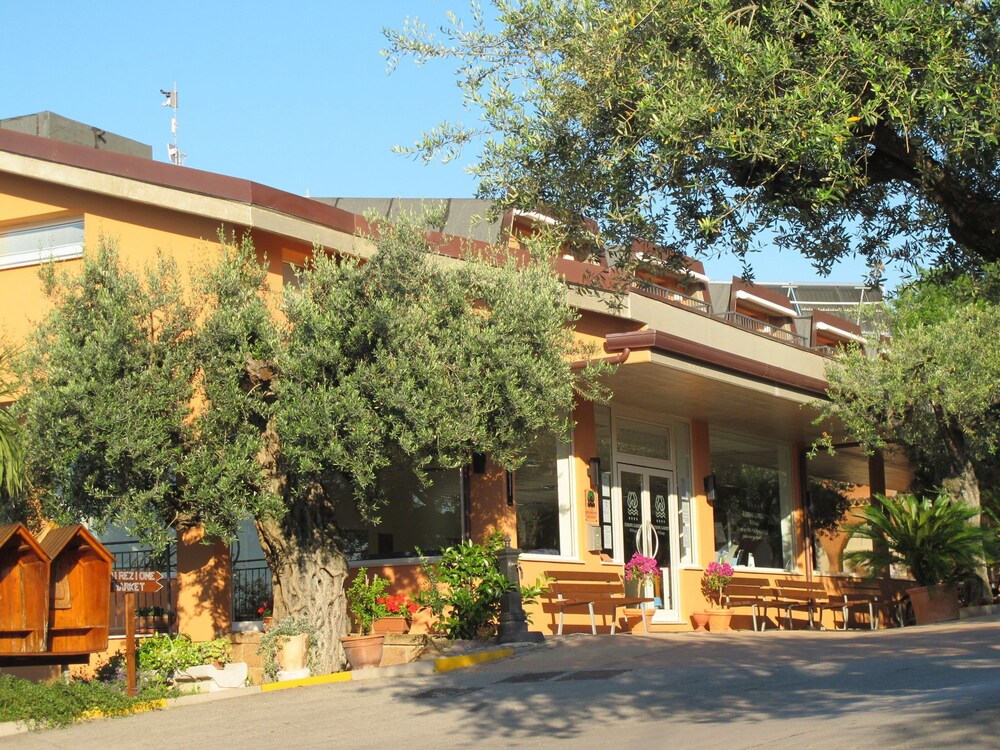 Apulia Europe Garden Eco Sport Resort — Silvi